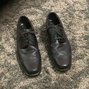Men’s lace up dress shoes